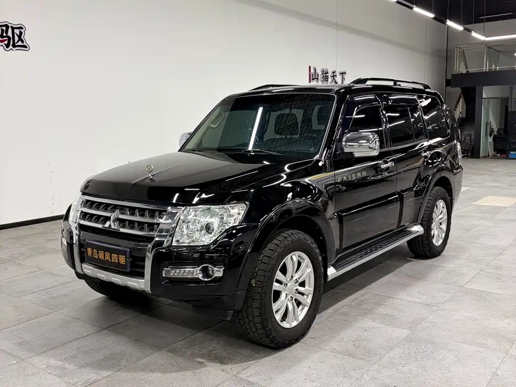 Mitsubishi Pajero (Import) — миниатюра 2