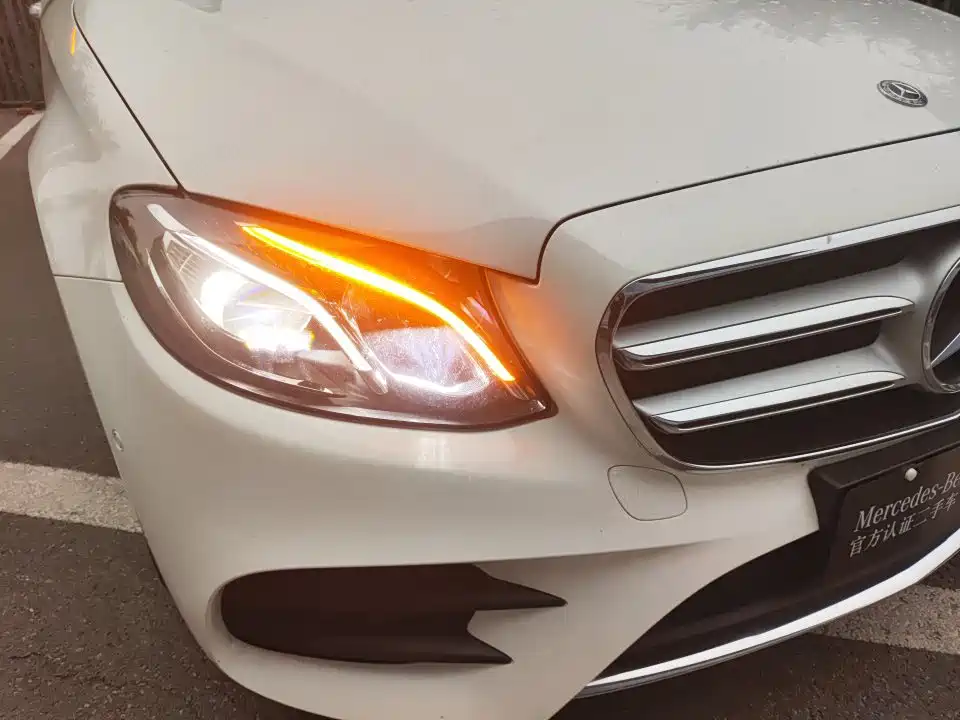 Mercedes-Benz E-Class — миниатюра 10