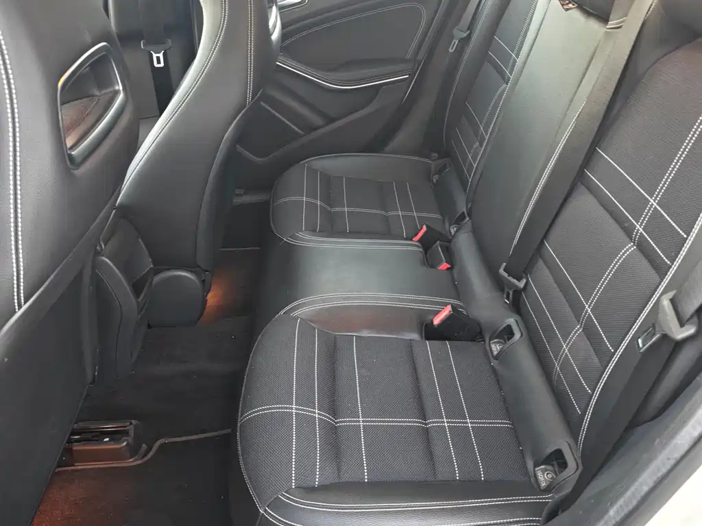 Mercedes-Benz A-Class (Import) — миниатюра 5