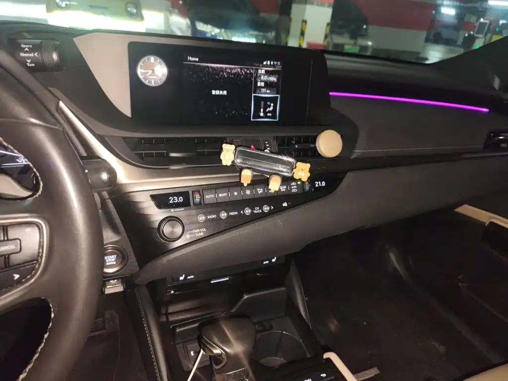 Lexus ES — миниатюра 9