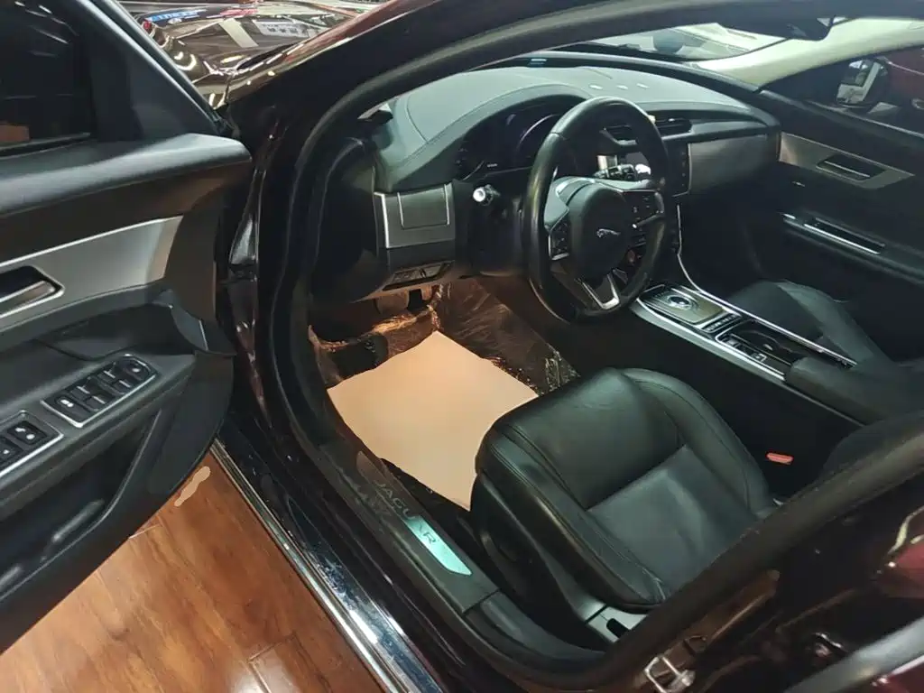 Jaguar XFL — миниатюра 16