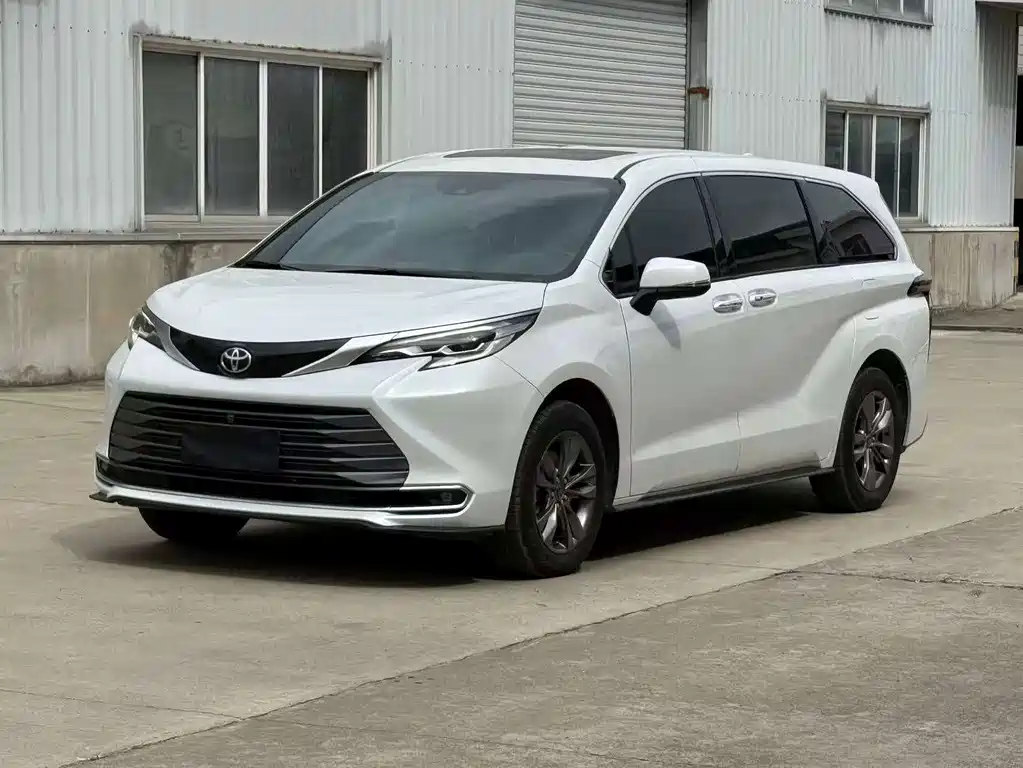 Toyota Sienna — миниатюра 3