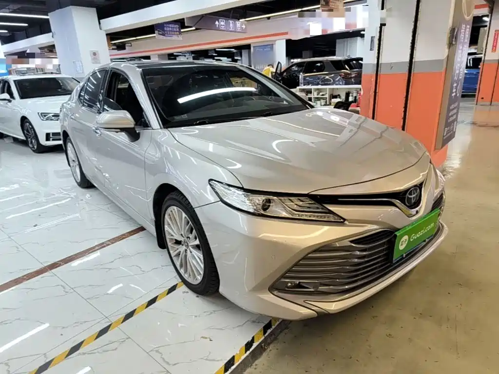 Toyota Camry — миниатюра 4