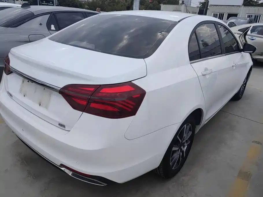Geely Emgrand — миниатюра 3