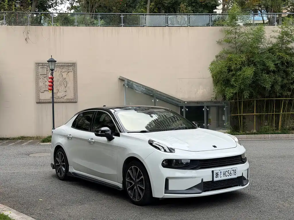 Lynk & Co 03 — миниатюра 3