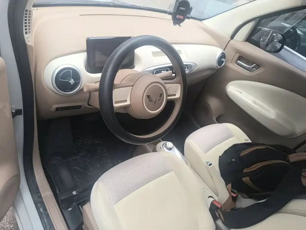 Wuling MINIEV — миниатюра 10