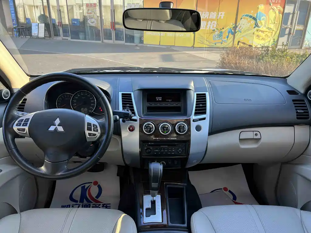 Mitsubishi Pajero Sport 3.0L Auto 2WD Luxury Edition, фото 9