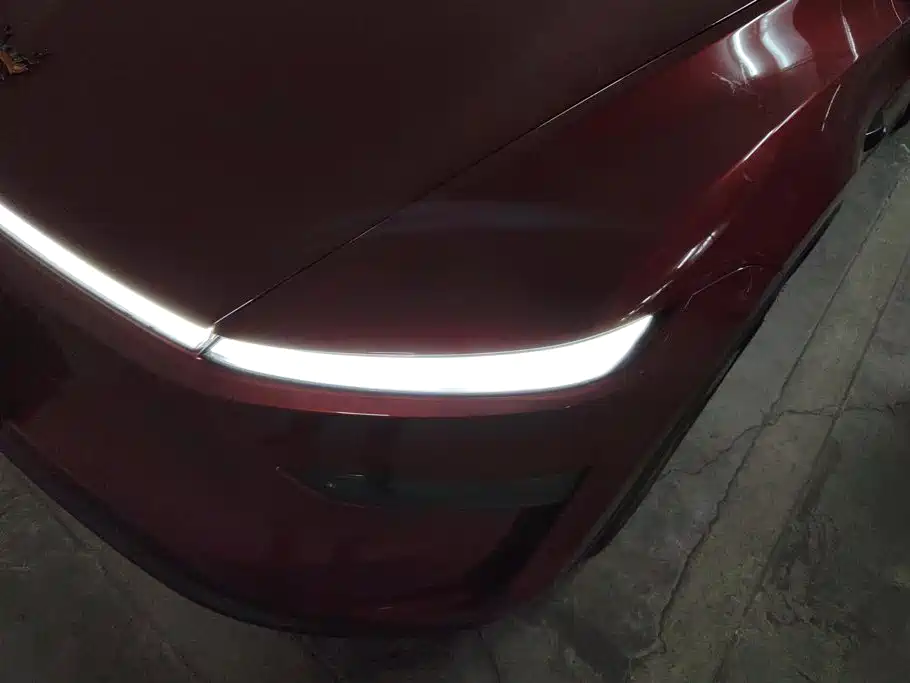 Tesla Model Y — миниатюра 5