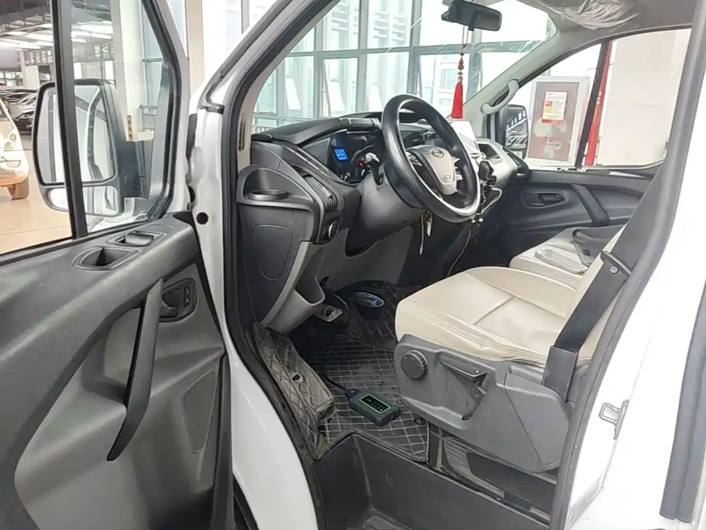 Ford Transit — миниатюра 16