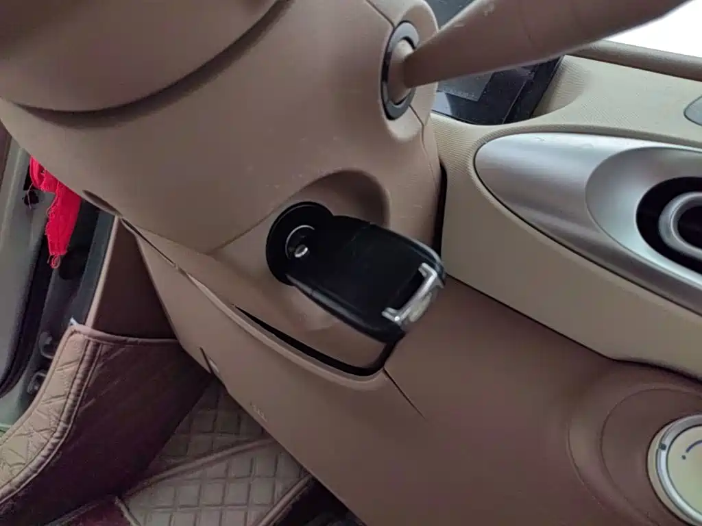 Wuling MINIEV — миниатюра 9
