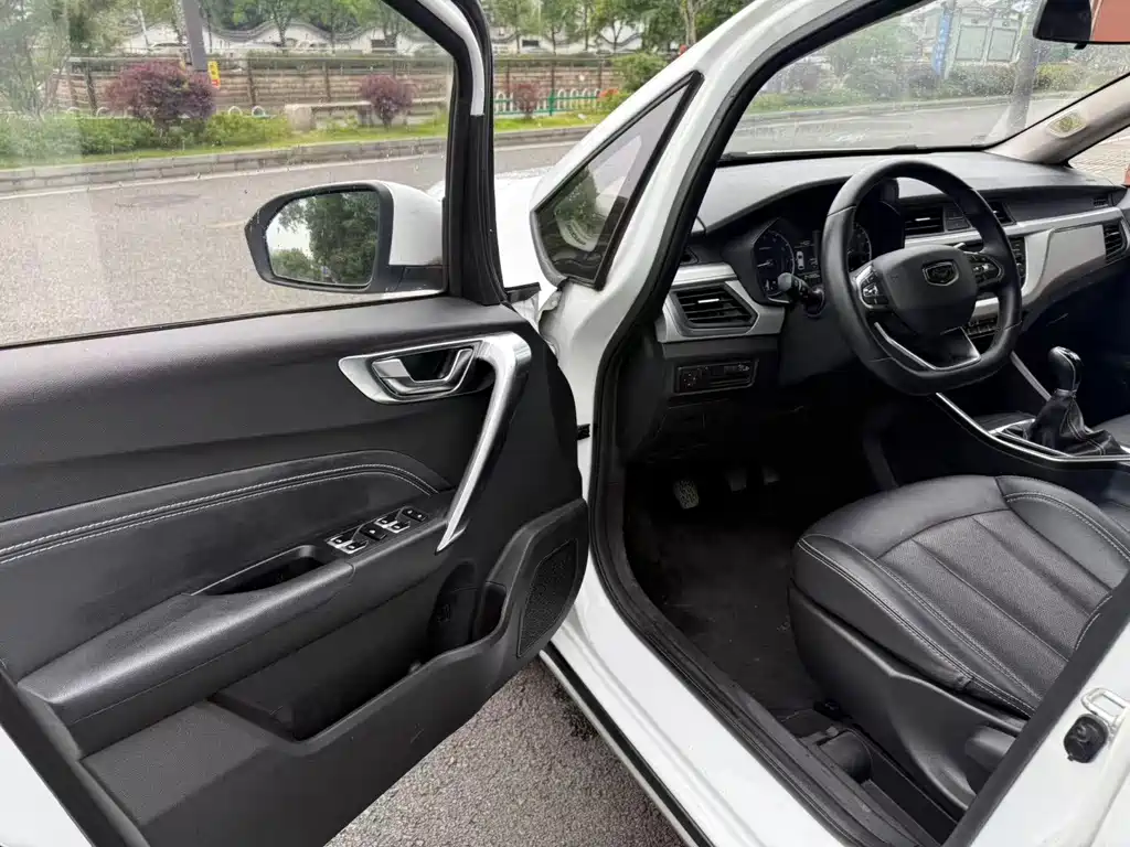 Geely Vision X3 — миниатюра 7
