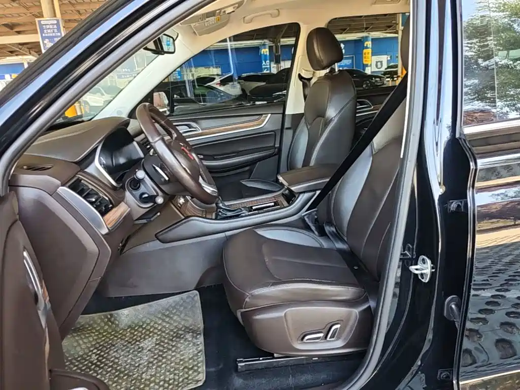 Roewe RX8 — миниатюра 15