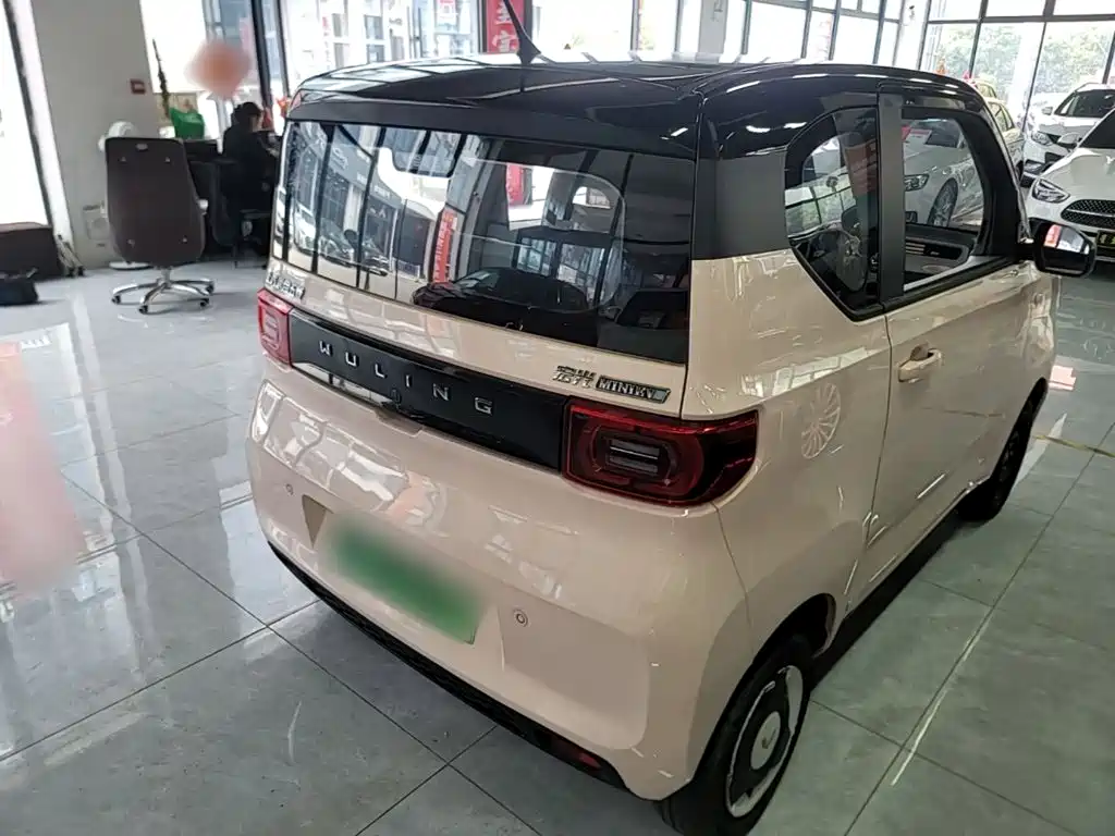 Wuling MINIEV — миниатюра 7
