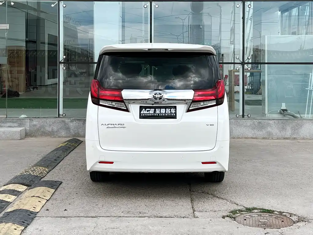 Toyota Alphard 2018 3.5L Luxury