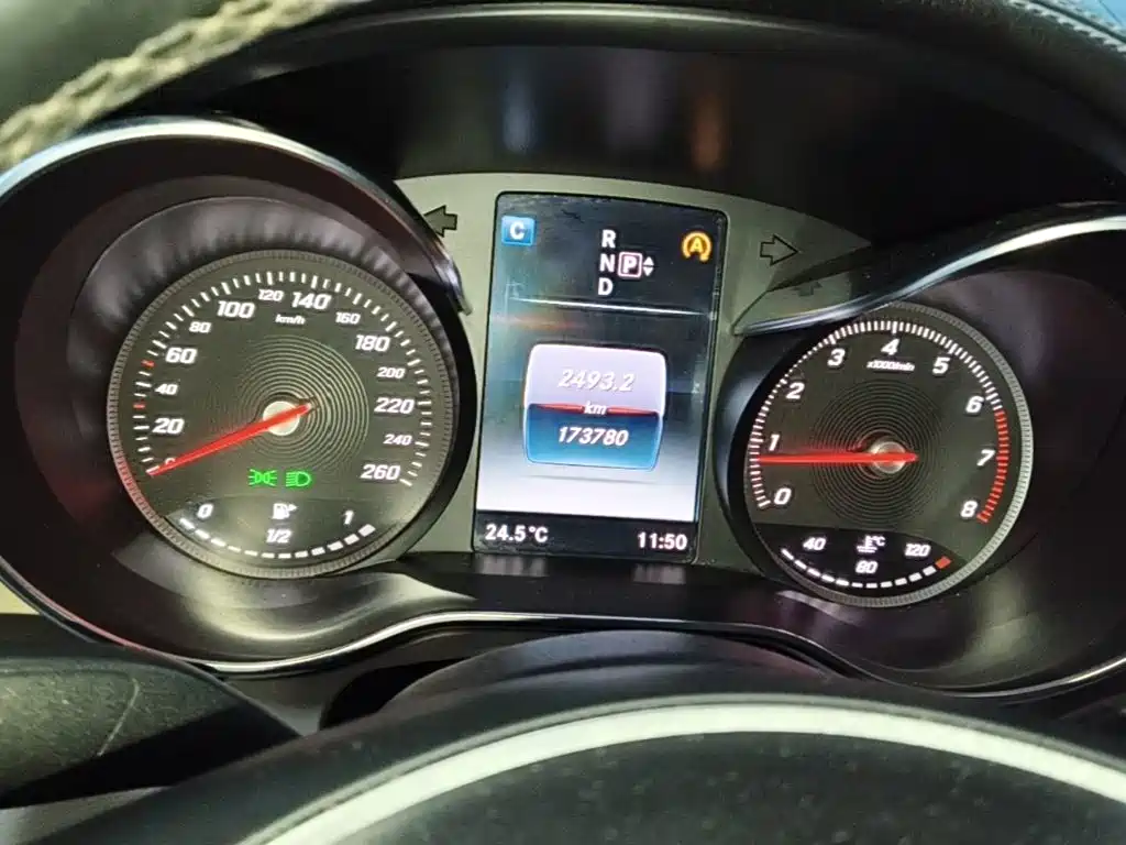 Mercedes-Benz C-Class — миниатюра 12