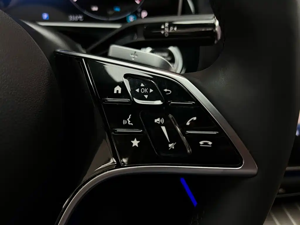 Mercedes-Benz E-Class — миниатюра 23