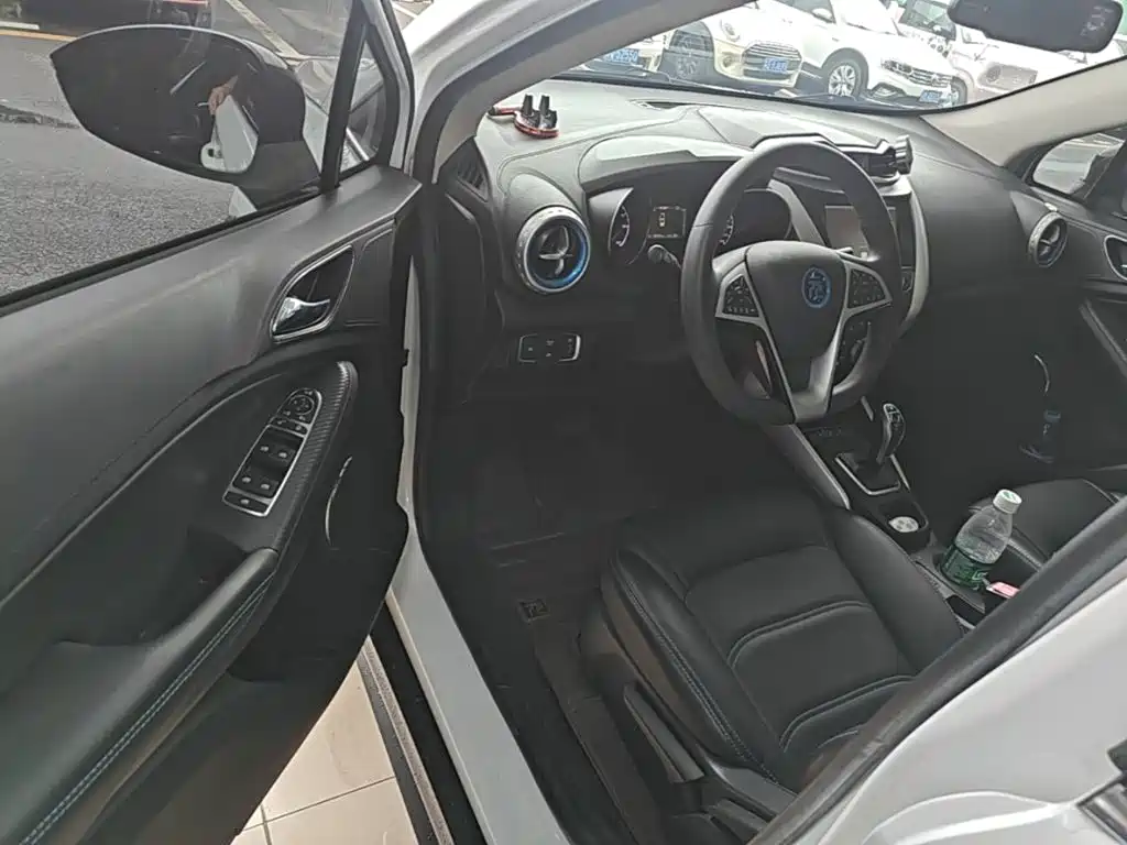 BYD Yuan EV — миниатюра 16