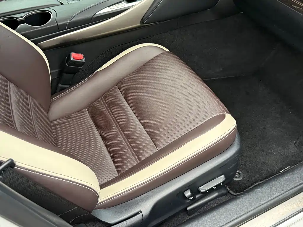 Lexus IS — миниатюра 18
