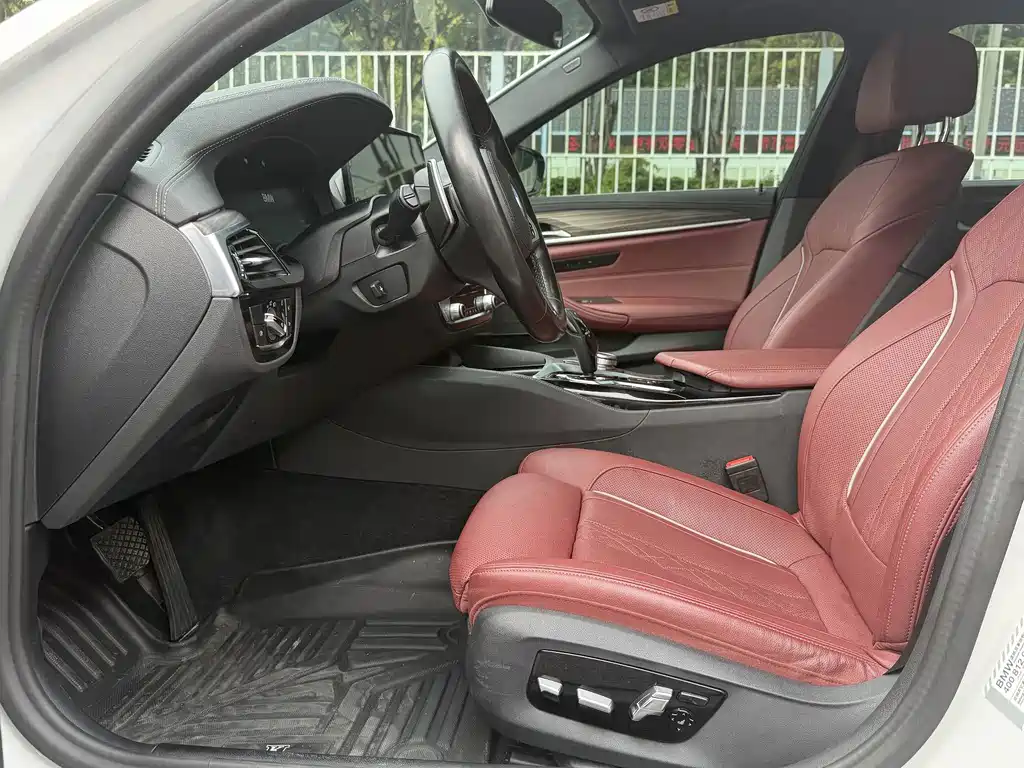 BMW 5 Series — миниатюра 8