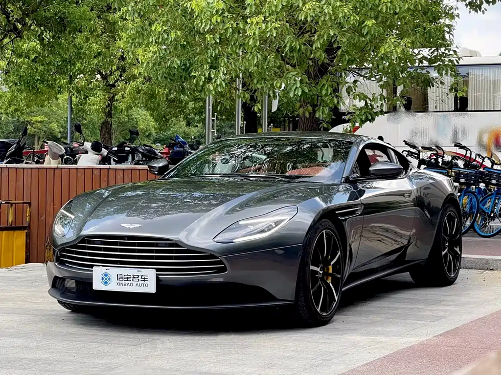 Aston Martin DB11 — миниатюра 15