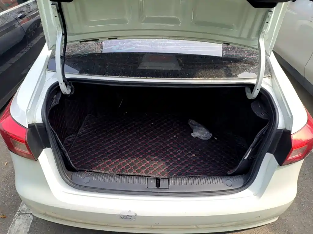 Roewe 360 — миниатюра 19