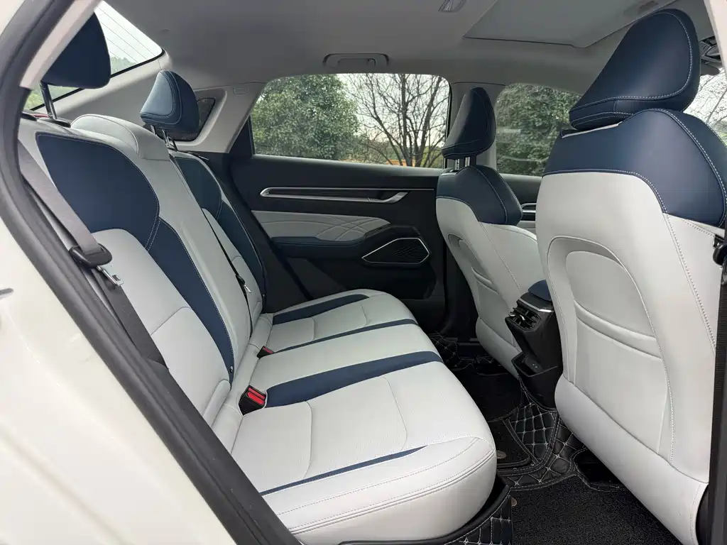 Geely Emgrand — миниатюра 13