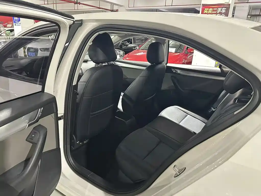 Skoda Octavia — миниатюра 11