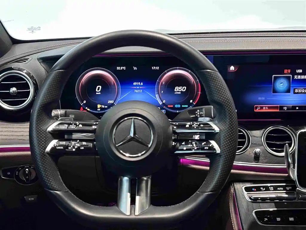 Mercedes-Benz E-Class — миниатюра 13