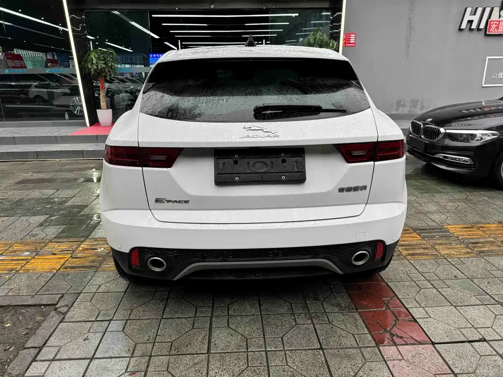 Jaguar E-PACE — миниатюра 8
