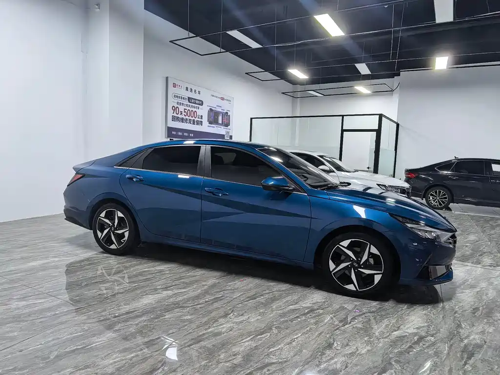 Hyundai Elantra 2021 1.5L CVT LUX Luxury