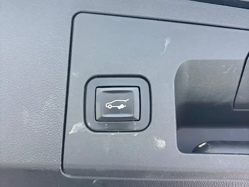 Cadillac XT5 — миниатюра 6