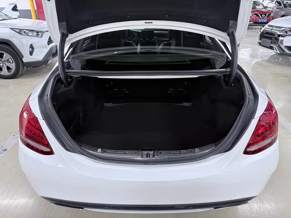 Mercedes-Benz C-Class — миниатюра 14