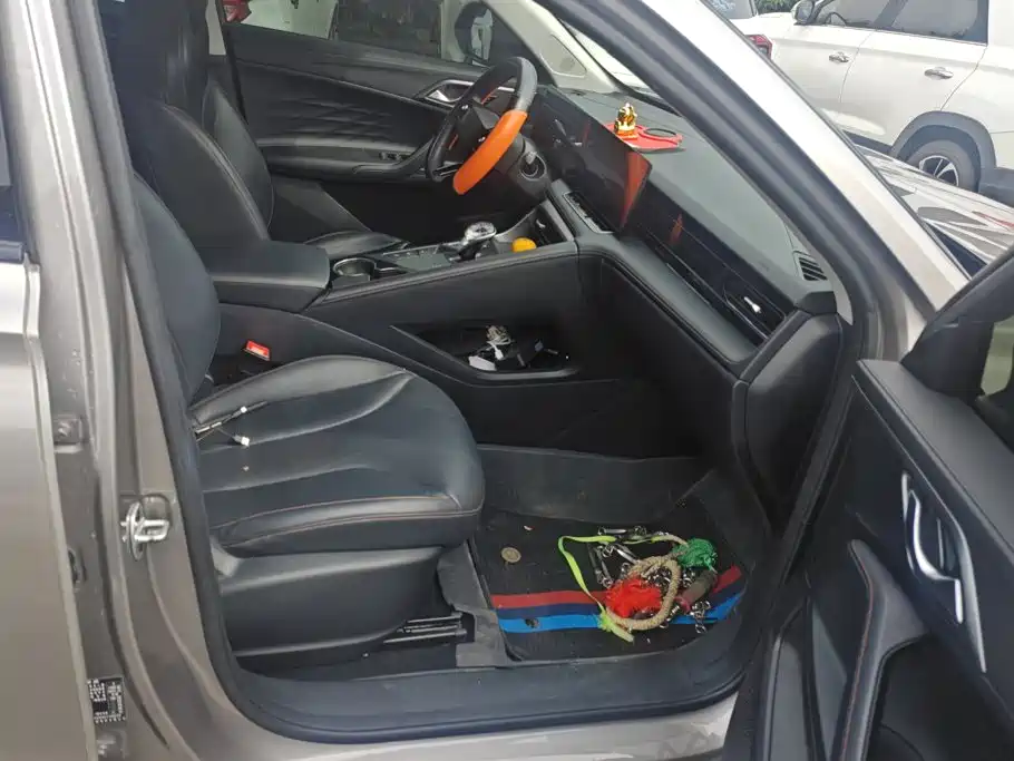 Roewe RX5 New Energy — миниатюра 8