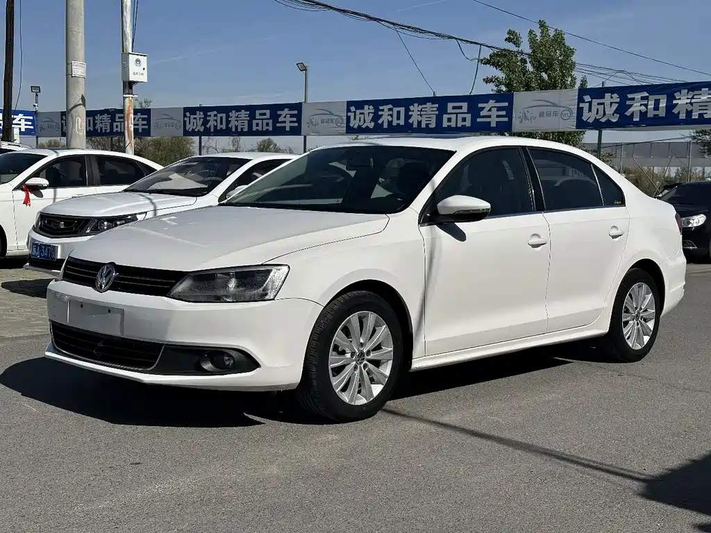 Volkswagen Sagitar 2015