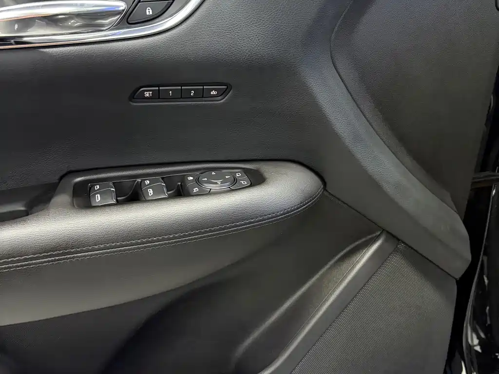 Cadillac XT5 — миниатюра 12