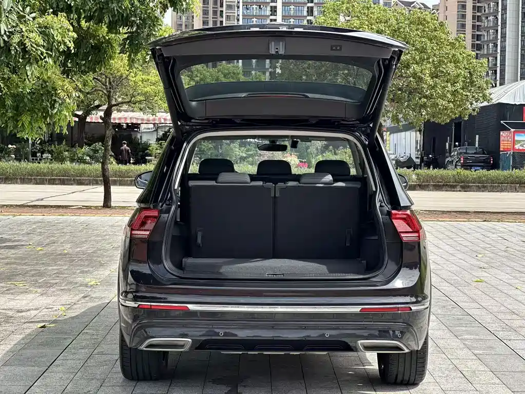 Volkswagen Tiguan L — миниатюра 15
