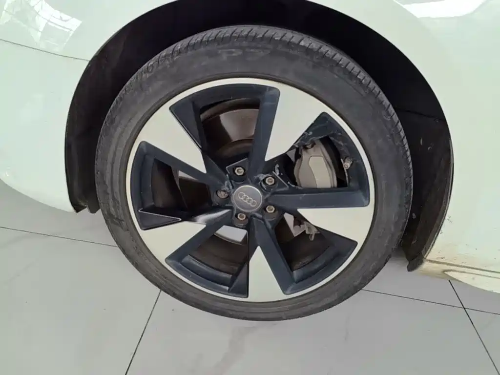 Audi A4L — миниатюра 23