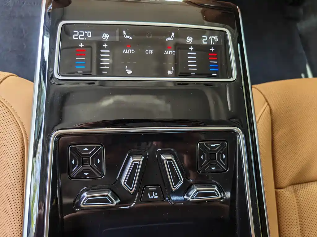 Audi A8 — миниатюра 7