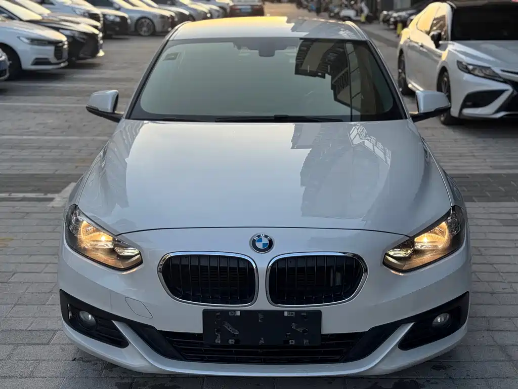 BMW 1 SERIES