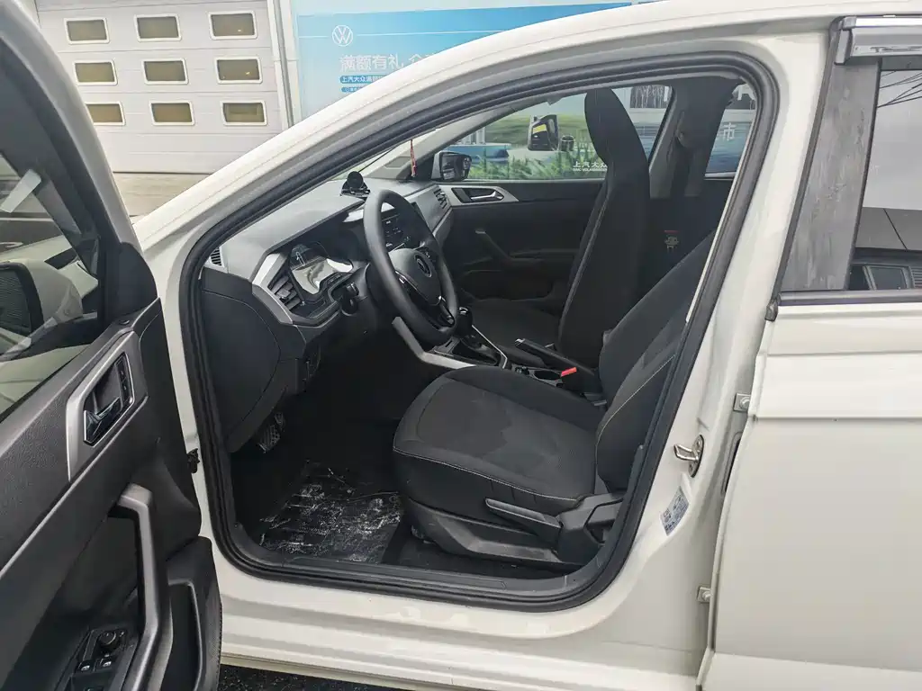 Volkswagen Polo — миниатюра 2