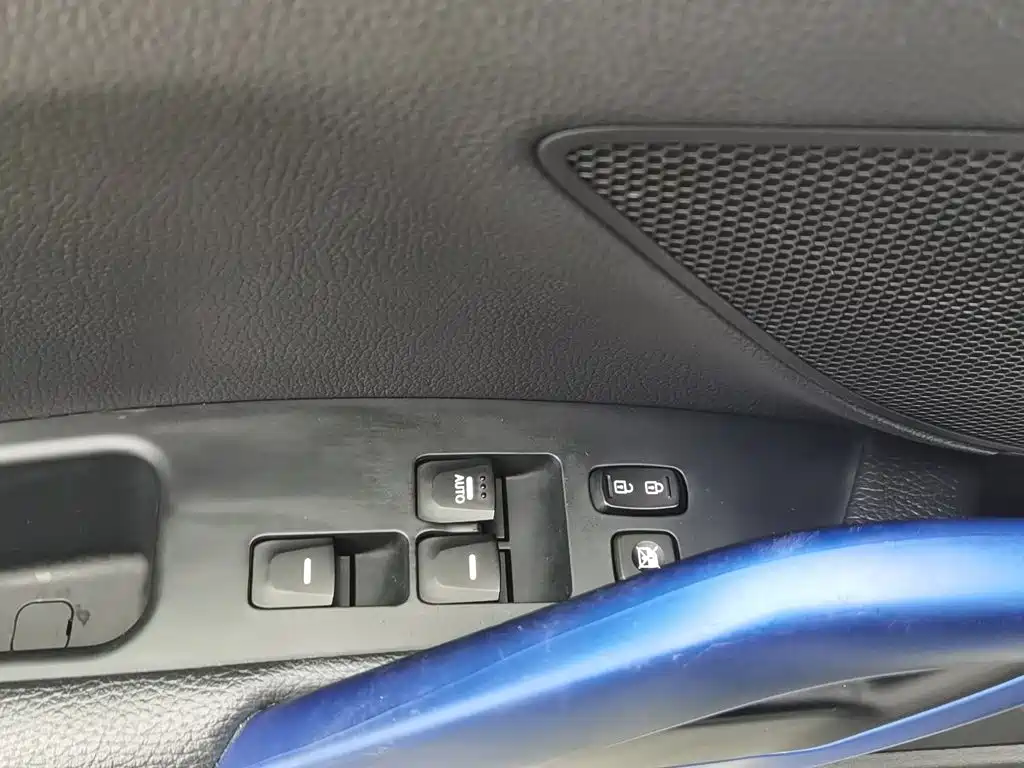 Hyundai Veloster — миниатюра 9