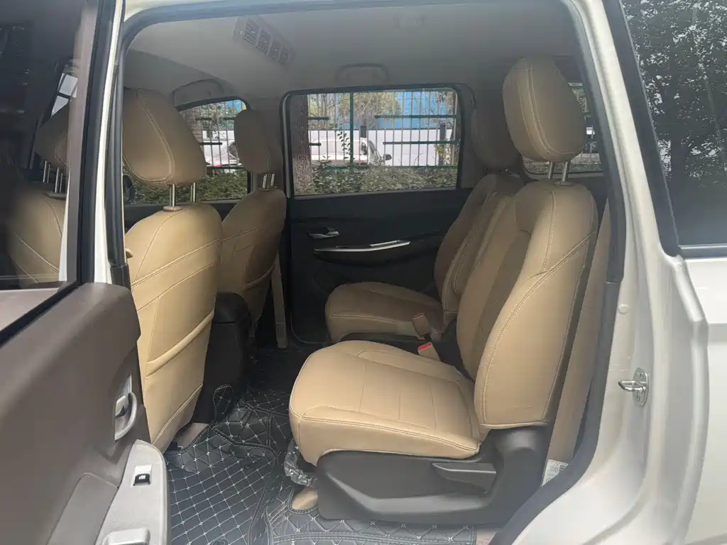 Wuling Hongguang — миниатюра 4
