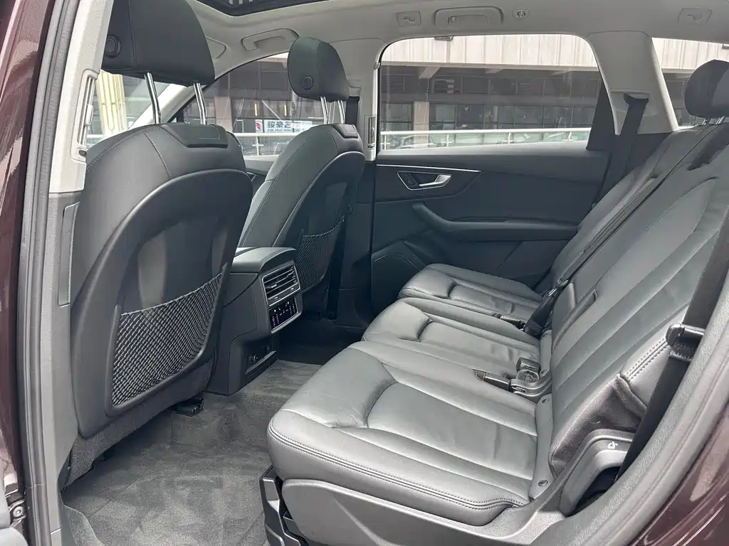 Audi Q7 — миниатюра 14