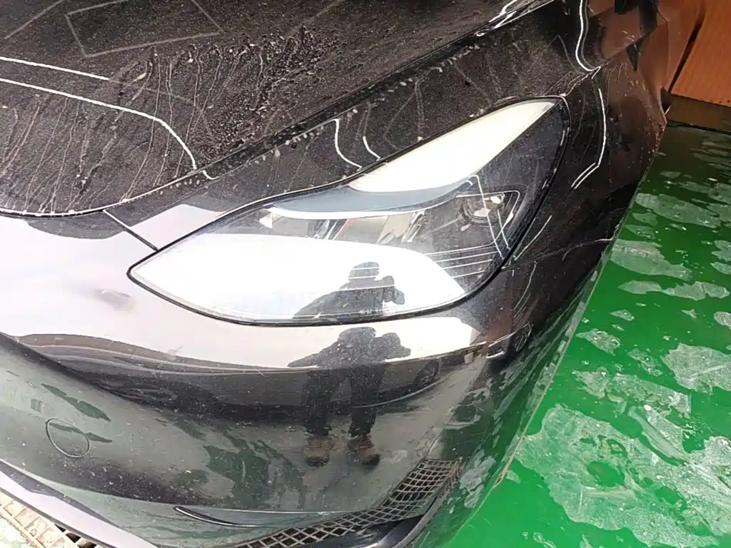 Tesla Model Y — миниатюра 24