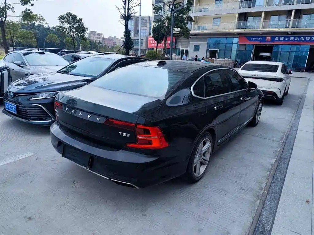 Volvo S90 — миниатюра 9