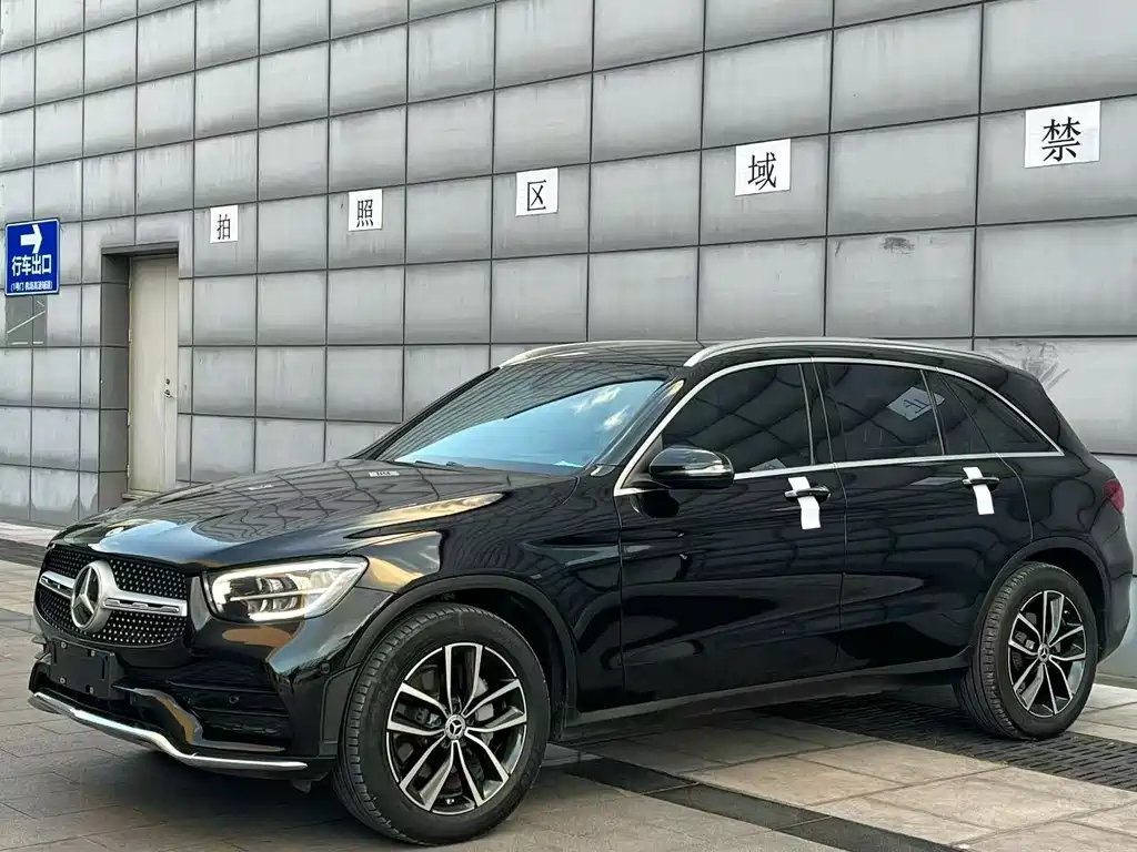 MERCEDES-BENZ GLC