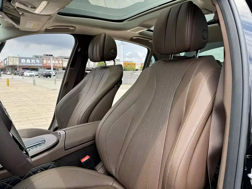 Mercedes-Benz E-Class — миниатюра 13