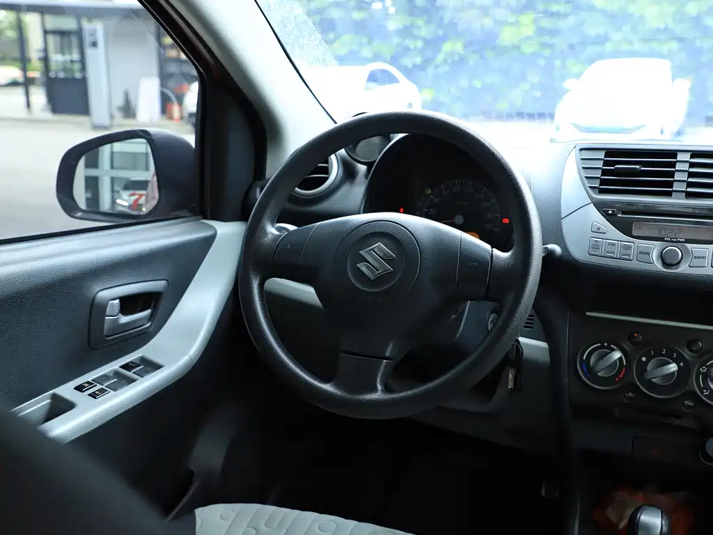 Suzuki Alto 2013 1.0L AT Luxury