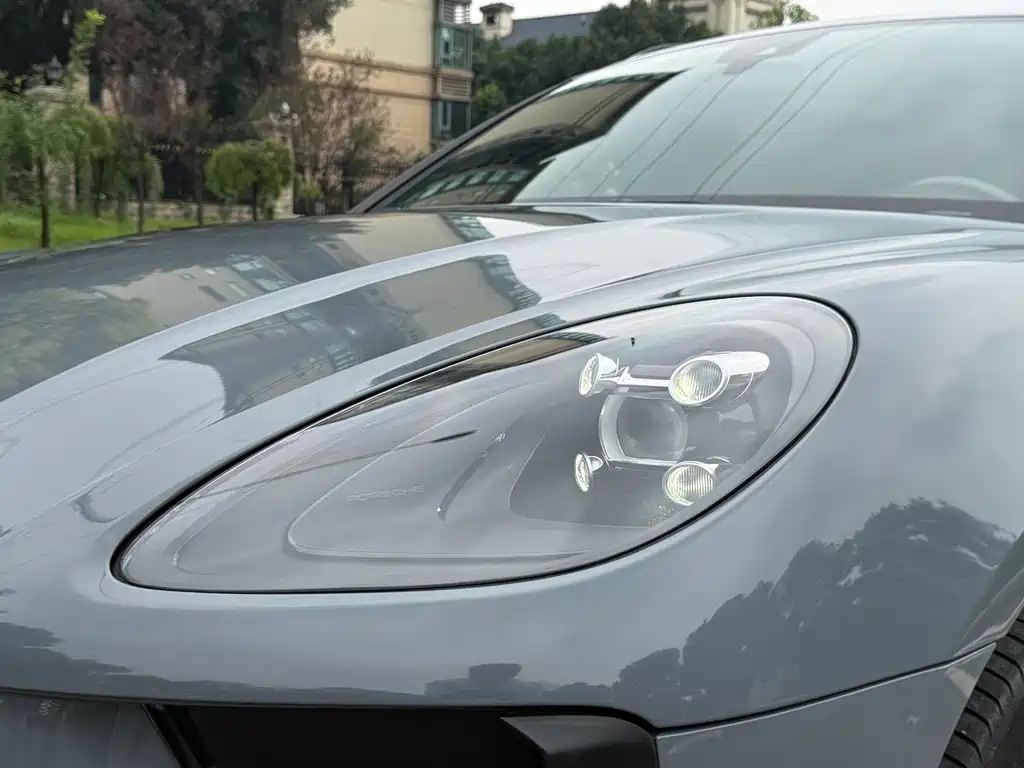 Porsche Macan — миниатюра 10