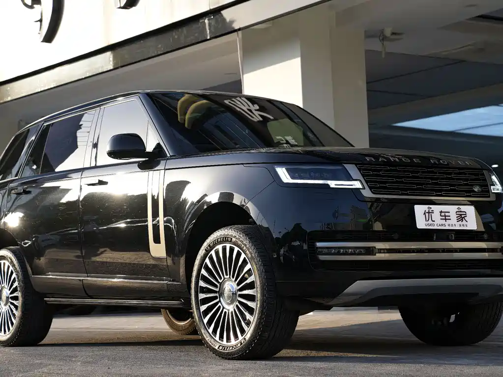 Land Rover Range Rover 2025 3.0 L6 400PS Long Wheelbase